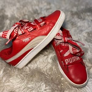 Red Heart String Pumas ❤️